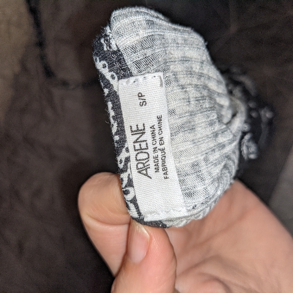 Ardene stretchy cropped halter tie up top - Picture 3 of 3